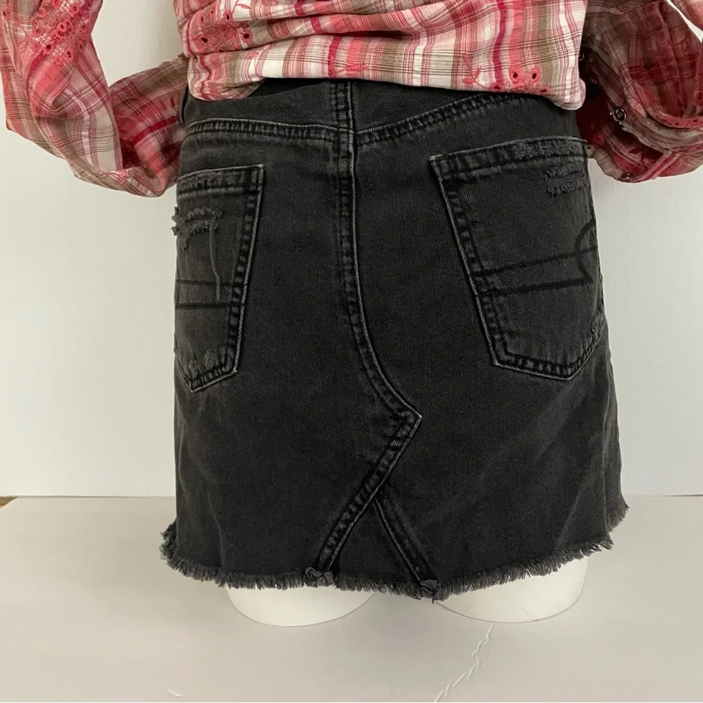 American Eagle Outfitters Black Distressed Denim Mini Skirt Size 0 - Picture 2 of 6